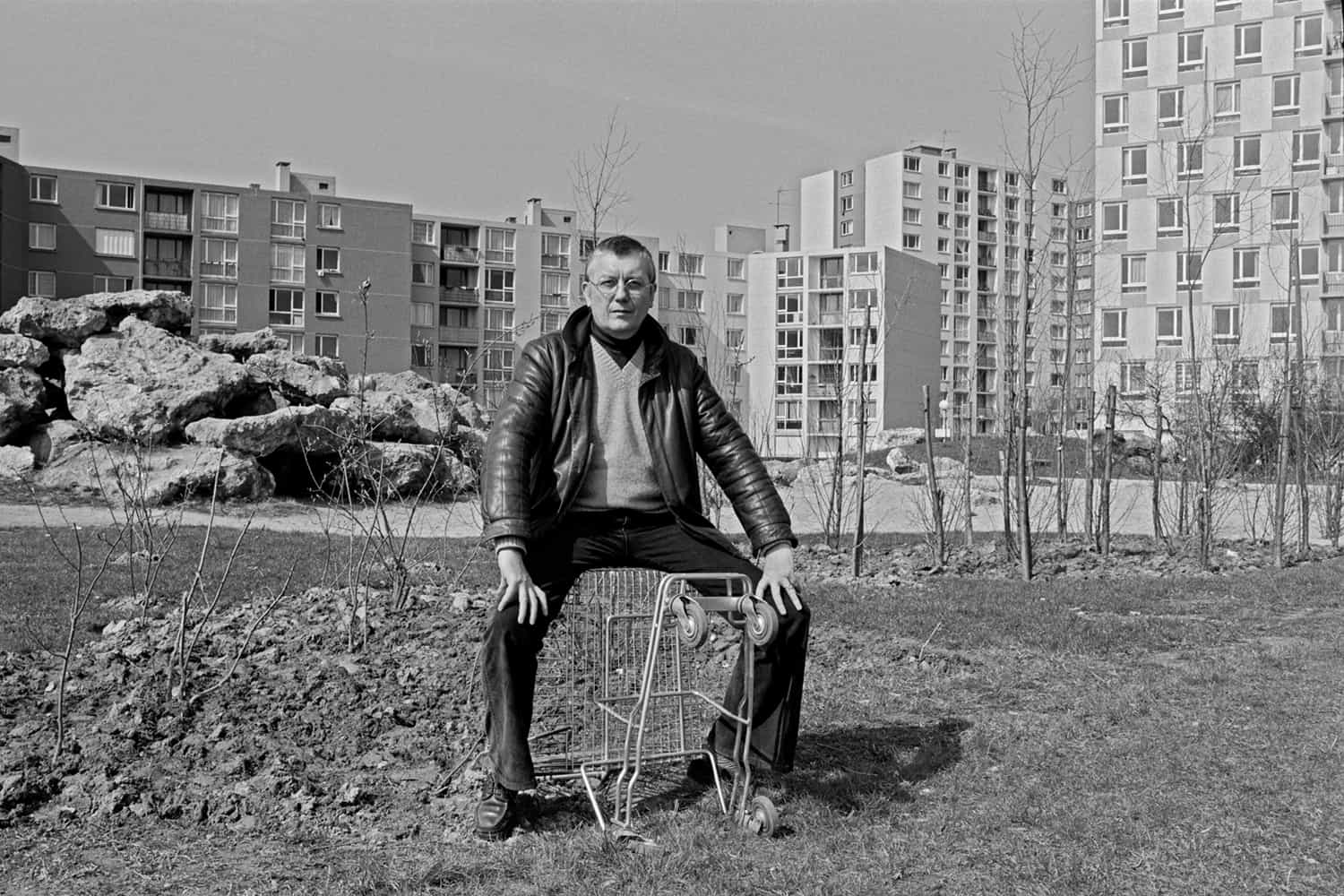Reportage noir et blanc en 1980 chez Jean Vautrin